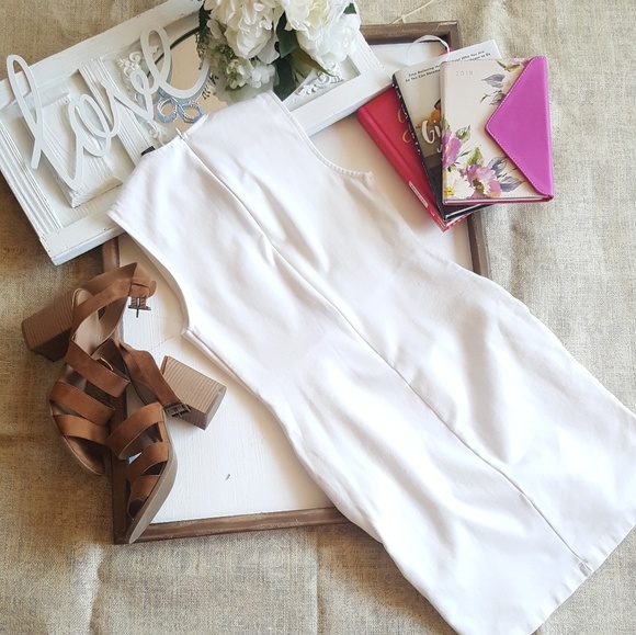 Deep Vneck white dress💐 - Picture 2 of 6